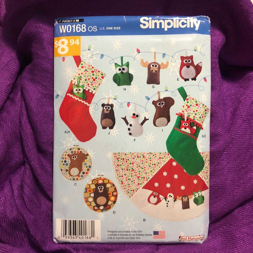 Simplicity 168 Christmas stocking tree skirt